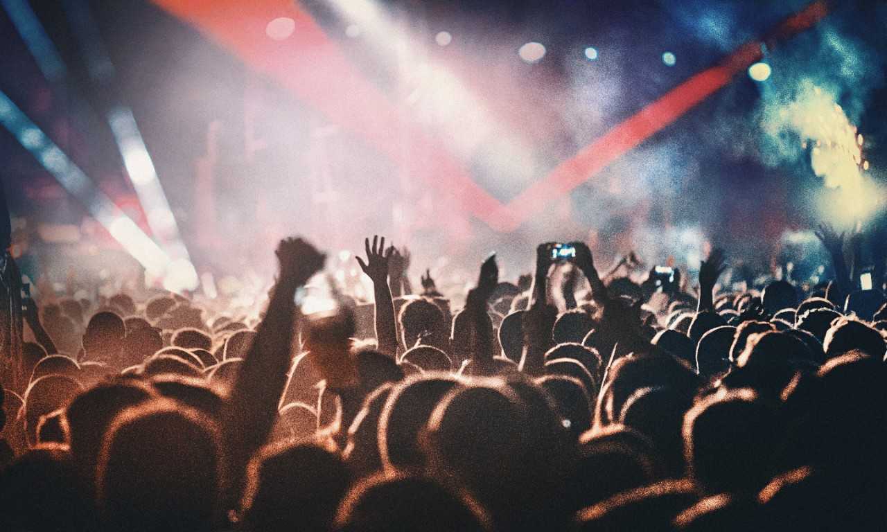 Night life and party in Abu Dhabi